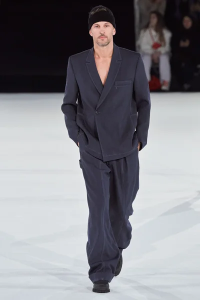 Look 34